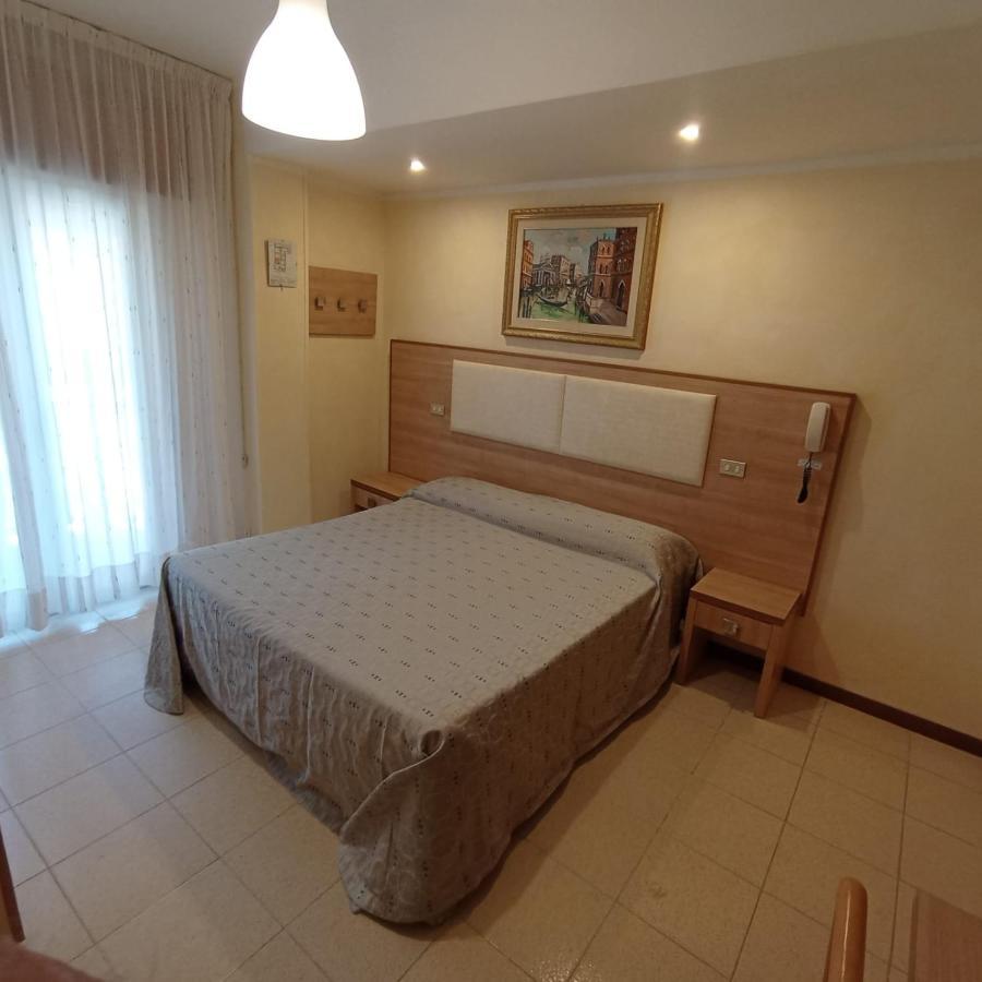 Hotel Arlecchino Milano Marittima Exterior photo
